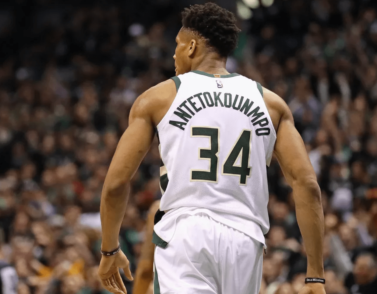 世体：沙特方面确认，明年夏天才会和莱万、吕迪格等谈转会（世体：沙特确认，明夏才与莱万、吕迪格等商谈转会）