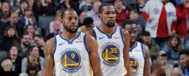 记者：国安厨师将退休，俱乐部将为其举办特殊的“退役”仪式（据记者报道，国安队大厨将退休，俱乐部将为其举行特别的“退役”仪式）