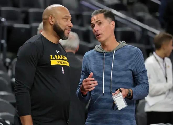 二娃回家了！穆勒现身拜仁主场，观战球队对阵美因茨（二娃归来！穆勒现身安联观战拜仁对阵美因茨）