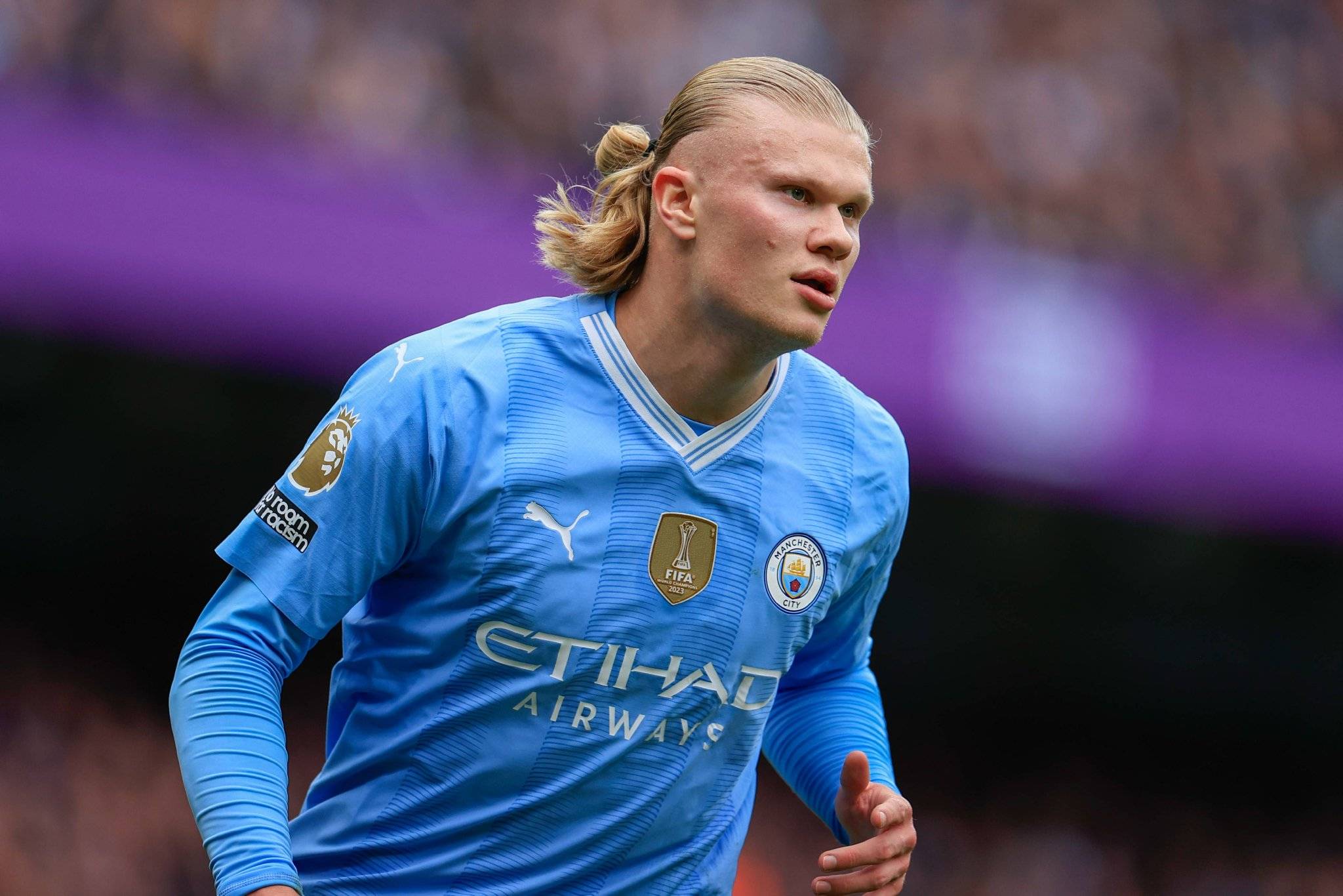 明年征战中超？黄希扬：没考虑那么多，得跟铜梁龙进一步沟通（明年踢中超？黄希扬：暂未多想，仍需与铜梁龙进一步沟通）