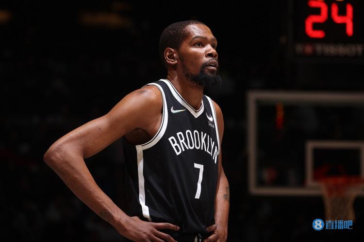 班凯罗复出首战发挥不佳，全场仅得9分，命中率为37.5%（复出首秀低迷：班凯罗仅9分，命中率37.5%）