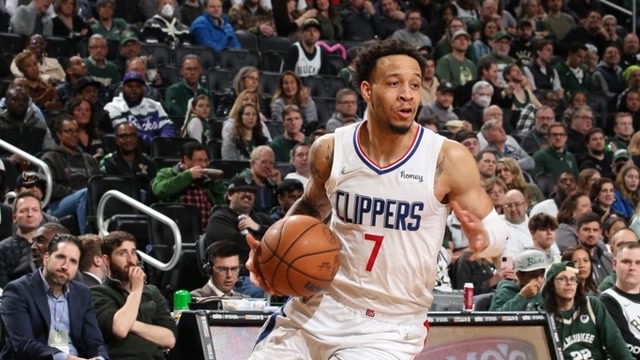 姆巴佩西甲第15轮狂轰3球，助皇马3-0胜毕巴，状态惊人，成为当世足坛第一人。（姆巴佩西甲第15轮上演帽子戏法，助皇马3-0击退毕巴，状态爆棚，坐稳当世第一人）