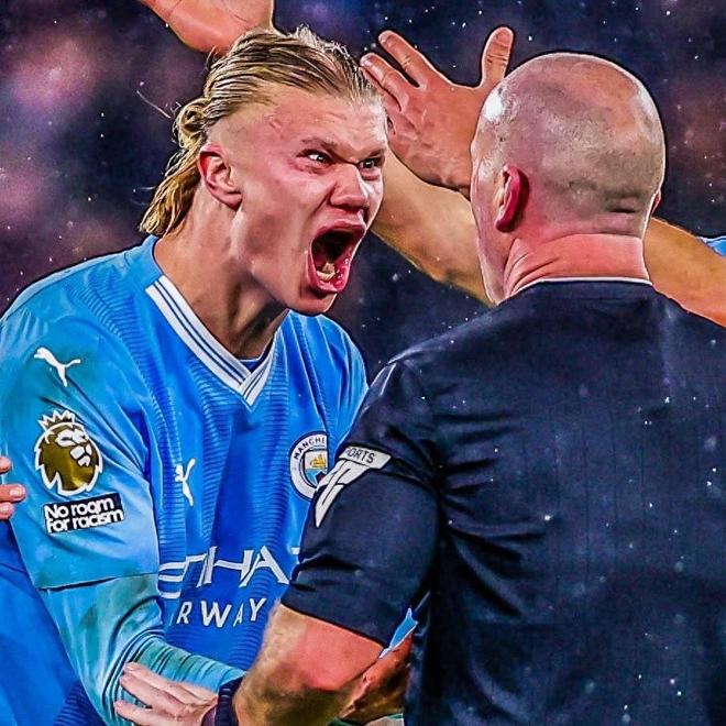 镜报：曼联明夏将补强中场，他们可能打包巴莱巴和安德森（镜报：曼联计划于明夏加强中场，或同时引进巴莱巴与安德森）