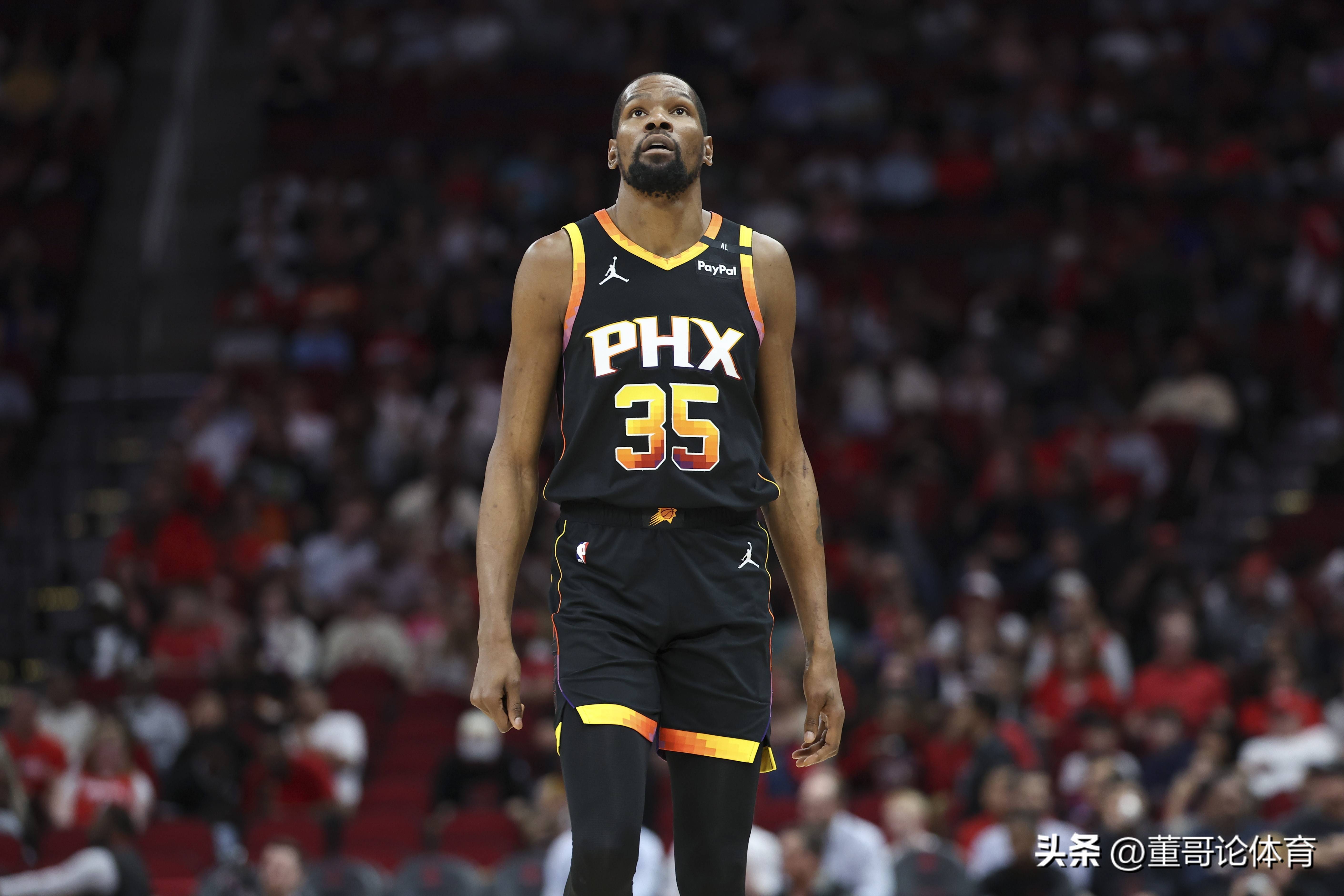 大二男生休学当残特奥会领跑员残特奥会田径女选手哪吒头亮相夺银（大二生休学赴残特奥会任领跑员，田径女将哪吒头出战摘银）