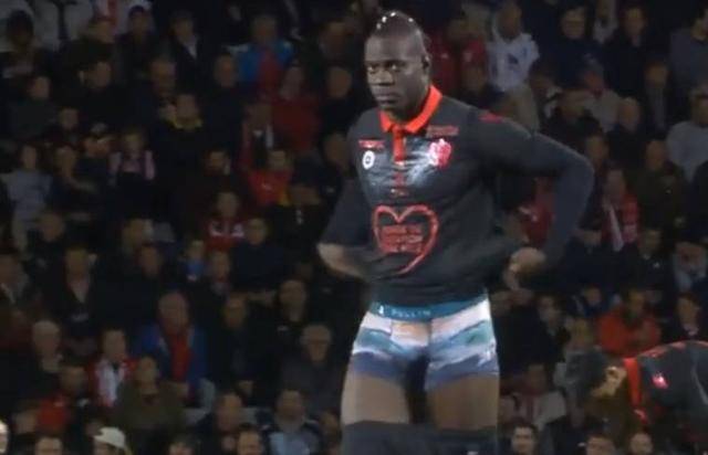 罗马诺：拜仁已经在考虑为伦纳特-卡尔再提供一份新合同（罗马诺：拜仁正考虑再次向伦纳特-卡尔递交新合同）