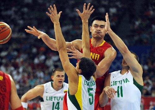 球星连续三次关键得分（球星三度关键时刻建功）