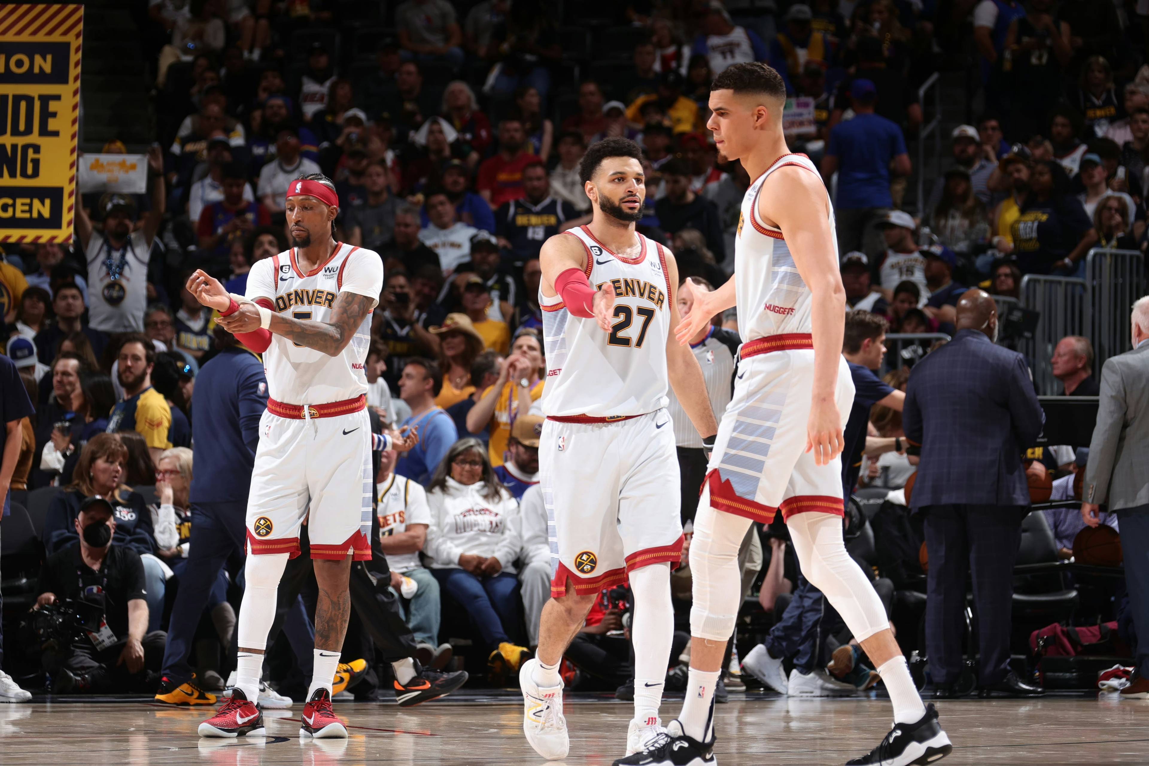 继续推迟！卡莱尔冲千胜里程碑后惨遭5连败（千胜里程碑再度推迟，卡莱尔遭遇五连败）