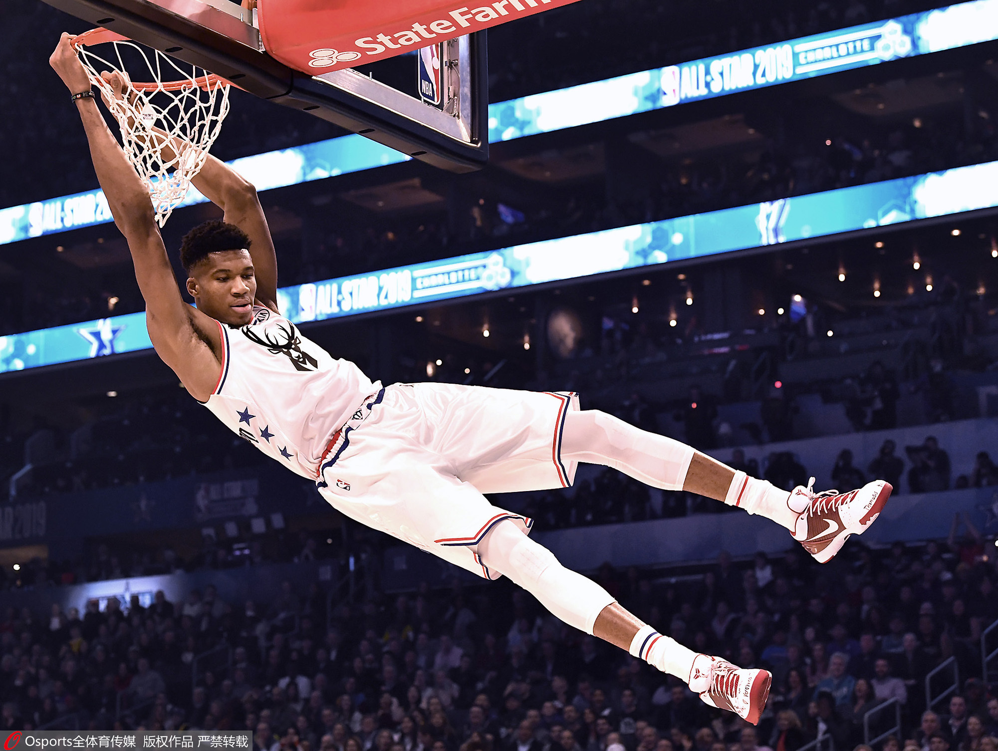 记者：本特克希望重返比甲，争取入选比利时国家队参加世界杯（据记者报道，本特克渴望回到比甲，力争入选比利时国家队出战世界杯）