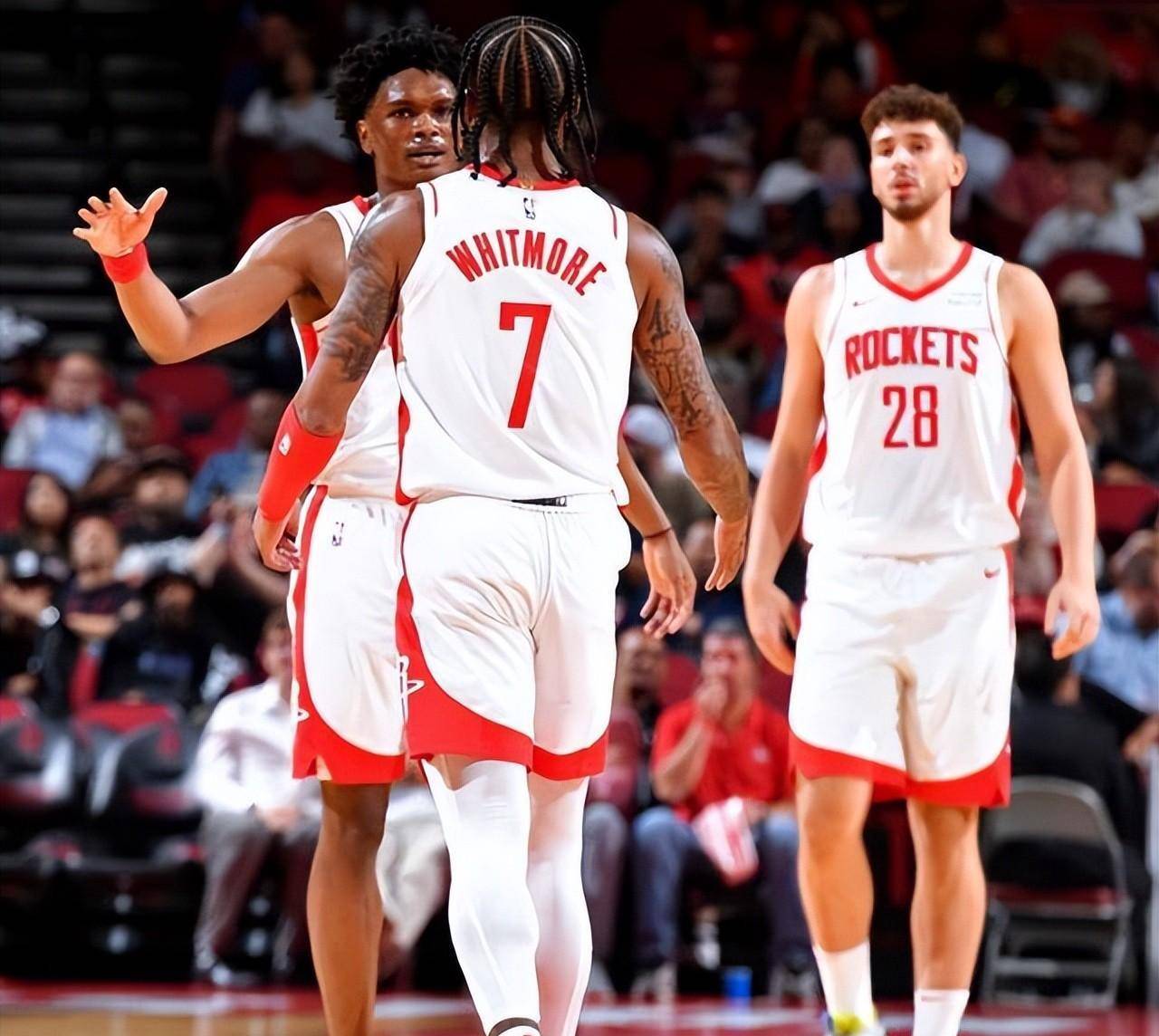 德天空：多支英超豪门关注迪奥曼德，莱比锡要价超1亿欧元（德天空：英超多家豪门盯上迪奥曼德，莱比锡标价破亿欧）