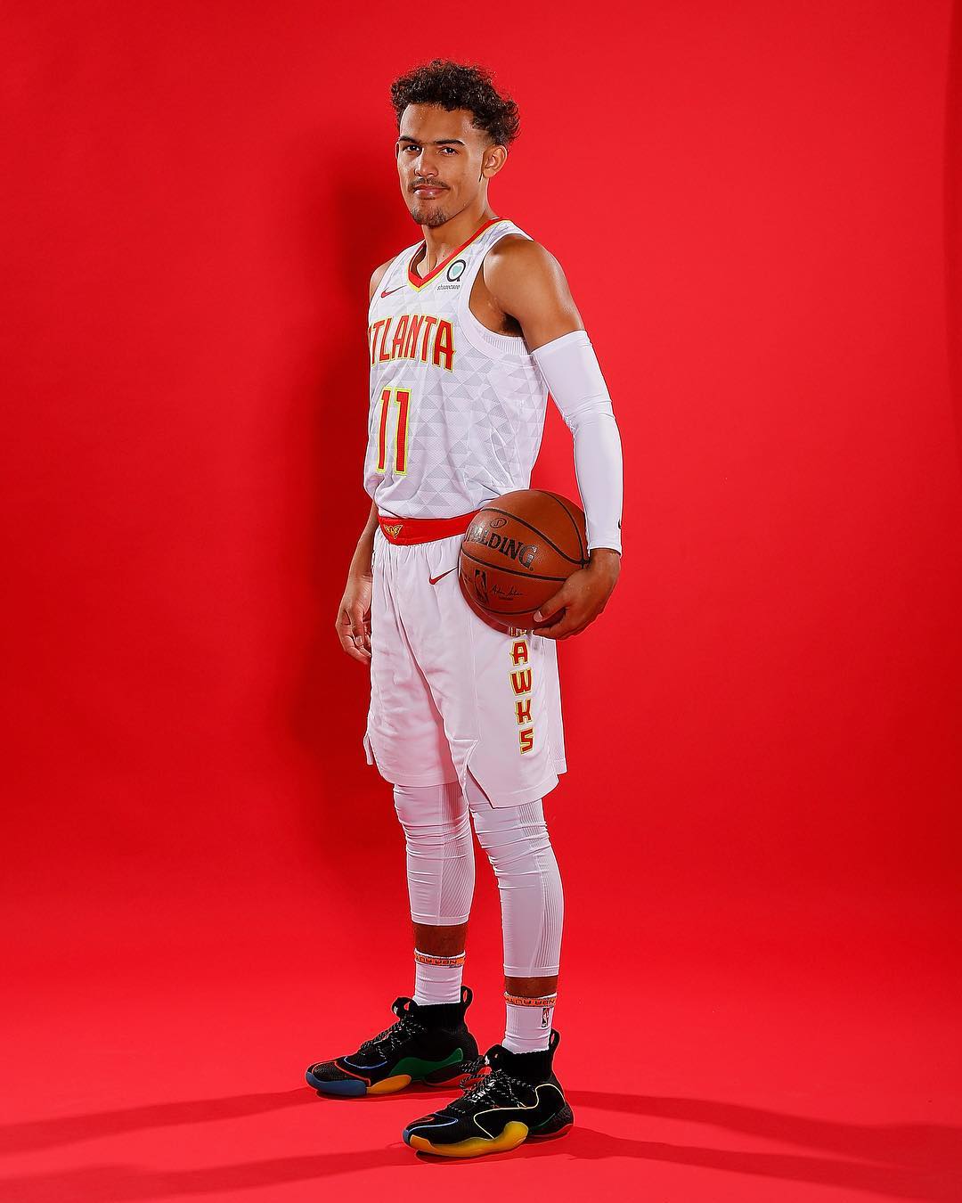 世俱杯夺冠赔率：巴黎1赔2.37领跑 皇马紧追（世俱杯夺冠赔率：巴黎1赔2.37居首，皇马紧随其后）