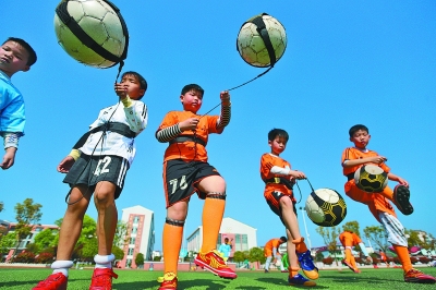 阿斯：米兰和纽卡有意签下明格萨，巴萨有50%的转会分成（阿斯：米兰与纽卡盯上明格萨，巴萨享有50%转售分成）