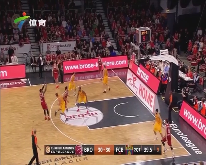 雷迪克：我们正把底角三分机会让给每个人，会尽全力提升防守（雷迪克：我们给了对手太多底角三分，正全力提升防守）