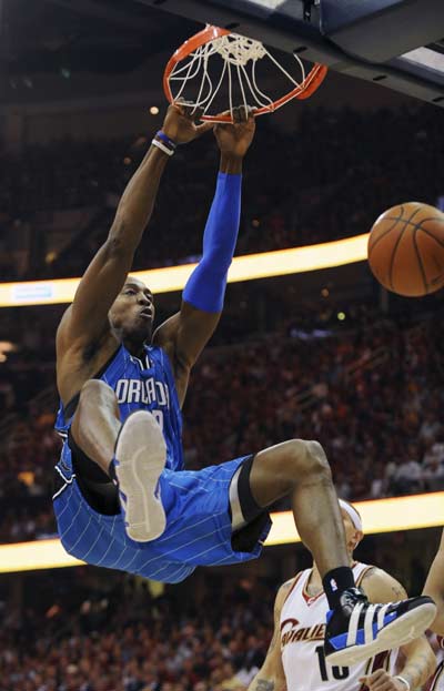 格拉斯纳：我没考虑自己的未来，比赛太多没时间谈续约（格拉斯纳：赛程密集无暇谈续约，未来尚未考虑）