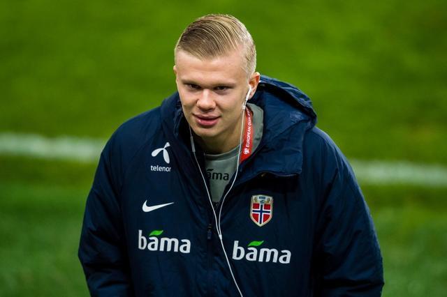 完成大四喜，姆巴佩当选欧冠官方本周最佳球员（姆巴佩独中四元，荣膺欧冠官方周最佳球员）