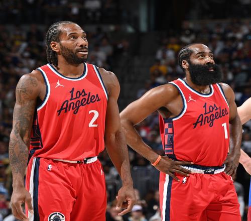 第41圈，诺里斯进站做出二停，维斯塔潘超越皮亚斯特里升至第1。（第41圈，诺里斯完成第二次进站，维斯塔潘超越皮亚斯特里登上榜首）